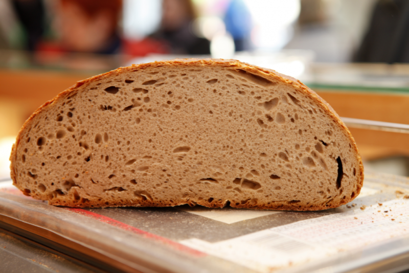 Hofpfisterei Brot halb