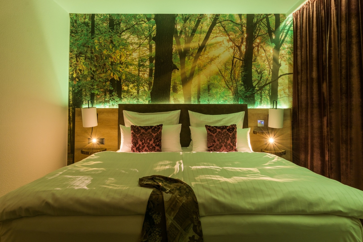 friederike_hegner_2018_hotel_trihotel_farbspiel